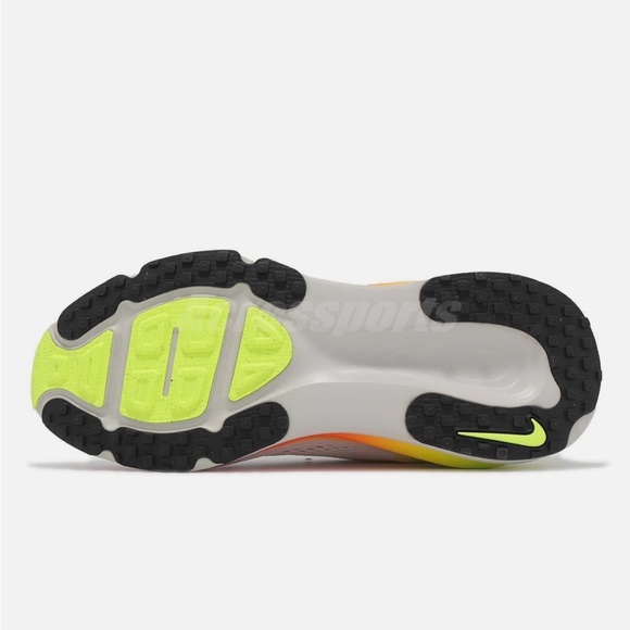 New Nike Vomero 18 'Phantom Hyper Crimson' Women’s Sneaker Size 9.5, 2025 - Picture 5 of 16